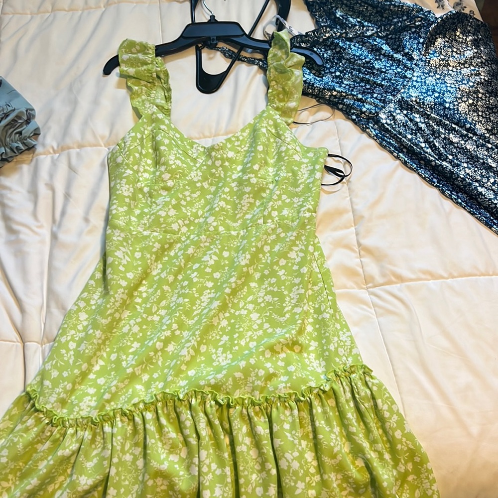 cute green summer mini dress! size small